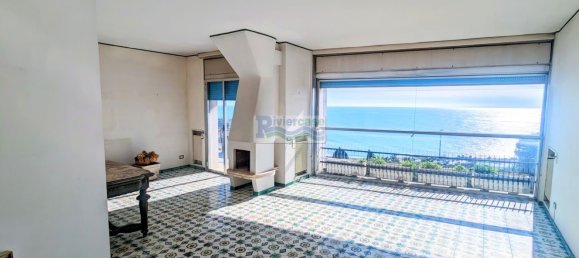 Квартира с 4 комнатами в Санремо, Италия № 130934 4