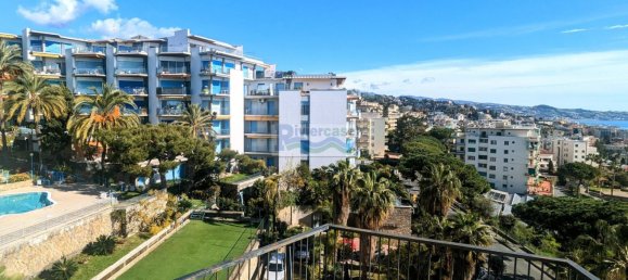 Квартира с 4 комнатами в Санремо, Италия № 130934 17