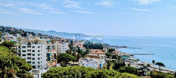 Квартира с 4 комнатами в Санремо, Италия № 130934 15