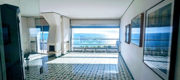 Квартира с 4 комнатами в Санремо, Италия № 130934 7