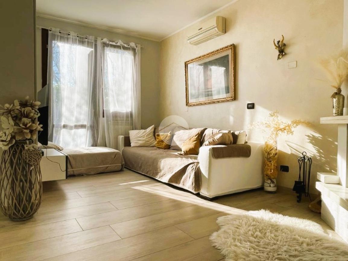 4 rooms Apartment in Fano, Italy No. 2134