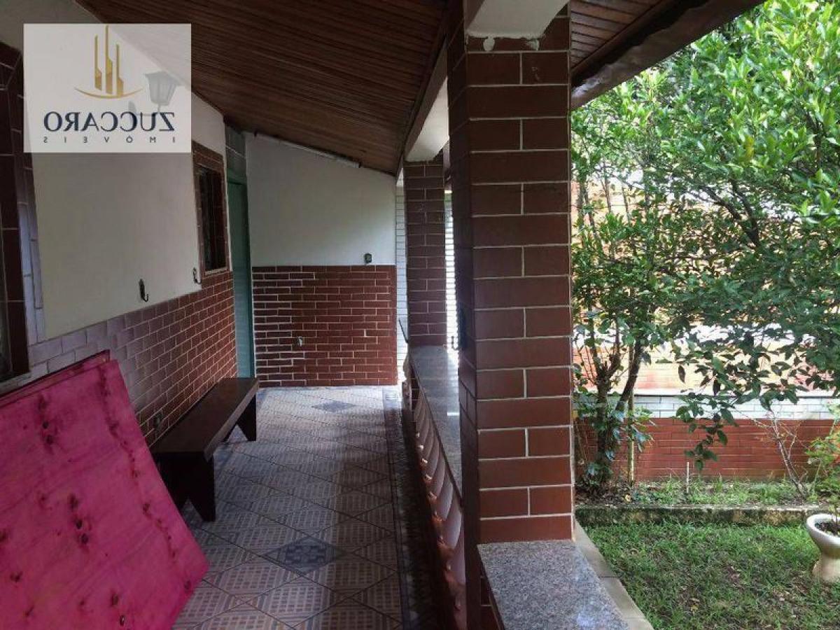 Casa de 4 dormitorios en Sao Paulo, Brazil No. 505309