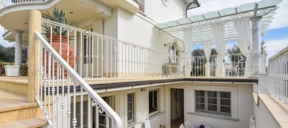 5 bedrooms Villa in Pietrasanta, Italy No. 38826 16