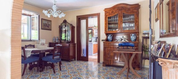 5 bedrooms Villa in Pozzuoli, Italy No. 320745 11