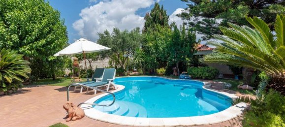 5 bedrooms Villa in Pozzuoli, Italy No. 320745 4