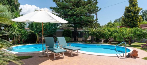 5 bedrooms Villa in Pozzuoli, Italy No. 320745 3