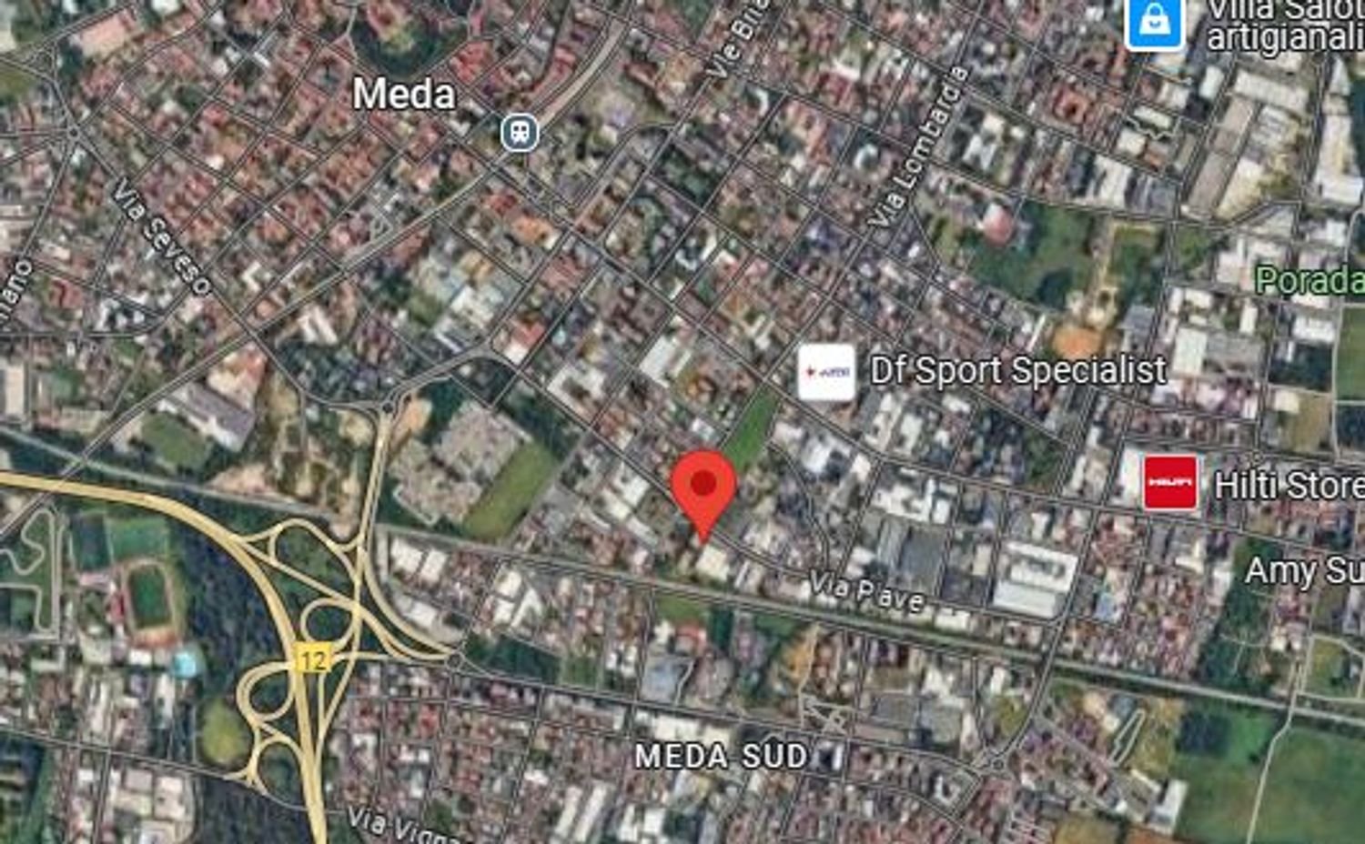 3-salle Appartement à Meda, Italy No. 7819