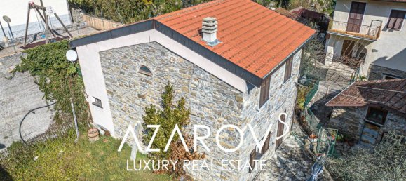 2 bedrooms Villa in Pigna, Italy No. 372888 9