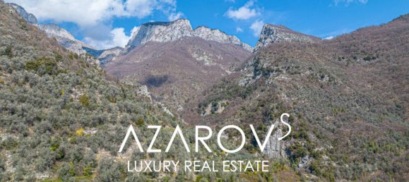 2 bedrooms Villa in Pigna, Italy No. 372888 10