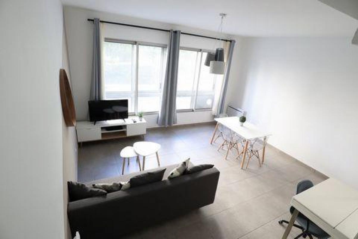 2 bedrooms Condo in Lyon, France No. 37255