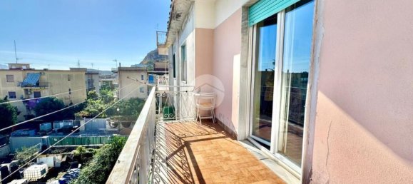 4 bedrooms Apartment in Pozzuoli, Italy No. 372794 16