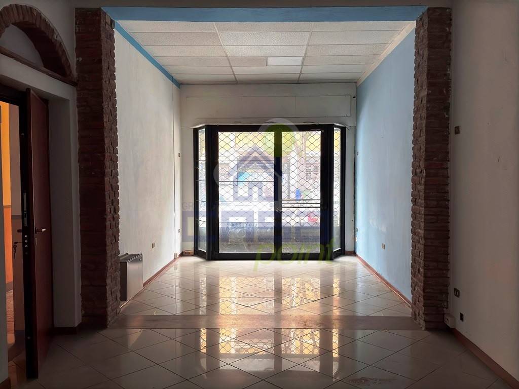 3 rooms Commercial property in Cremona, Italy No. 238879