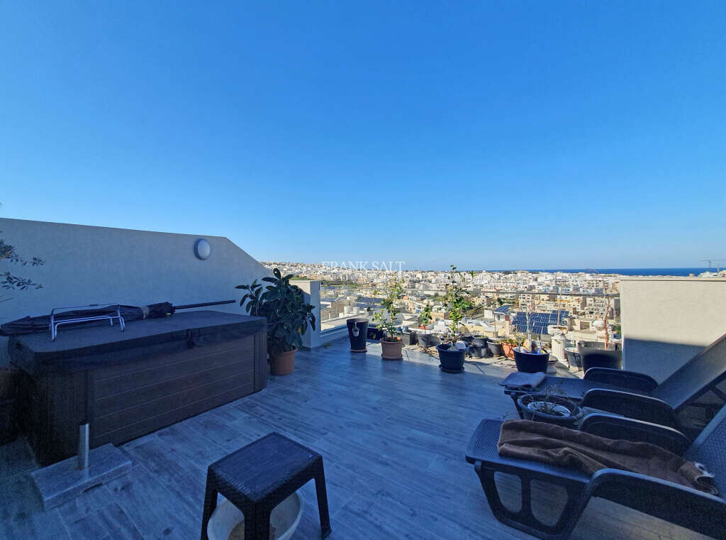 2 bedrooms Penthouse in Saint Julian's, Malta No. 7512
