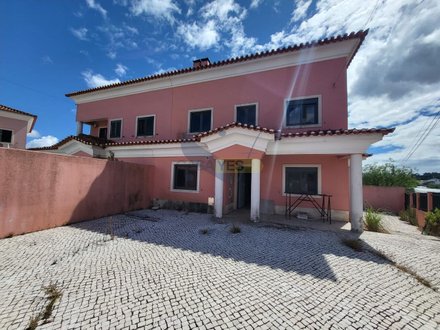 7 bedrooms House in Rio de Mouro, Portugal No. 166114