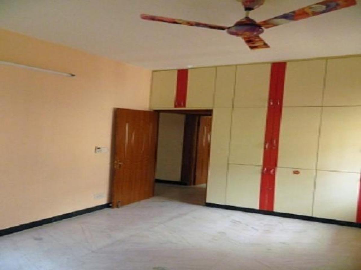 8 bedrooms House in Chennai, India No. 1177