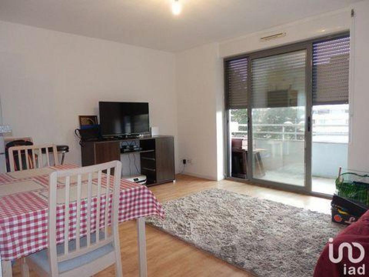 3 bedrooms Condo in Lormont, France No. 14207
