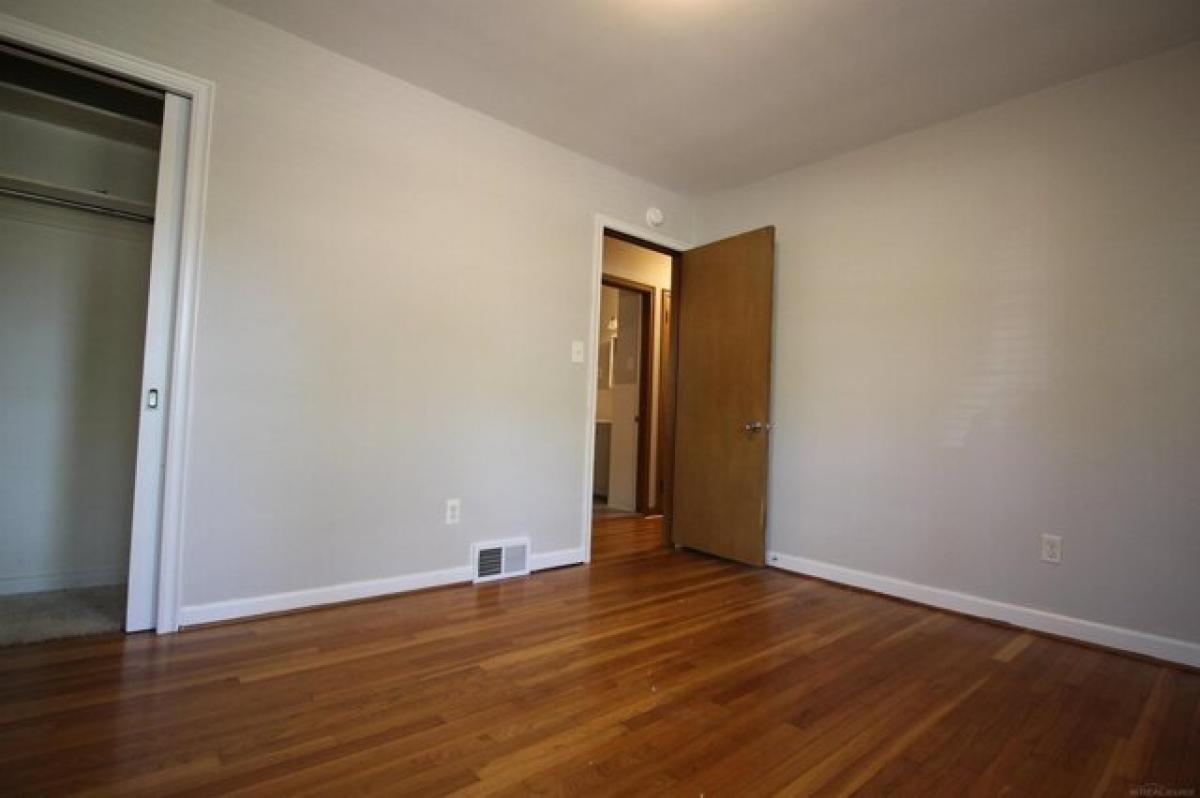 Дом с 3 спальнями в Харпер Вудс, США № 399047