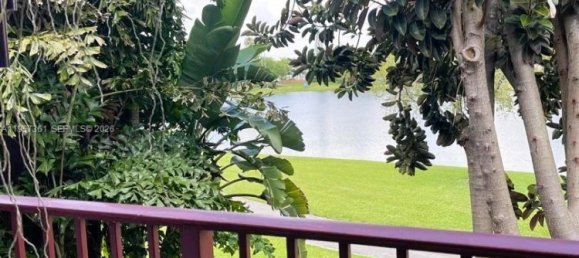 3 dormitorios dúplex en venta en Miami, Miami-Dade, Florida, USA № 615775 3