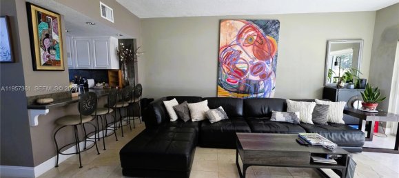 3 dormitorios dúplex en venta en Miami, Miami-Dade, Florida, USA № 615775 24