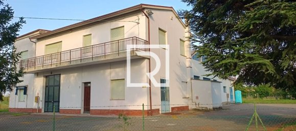 Almacén en Faenza, Italy 705 m² No. 350057 2