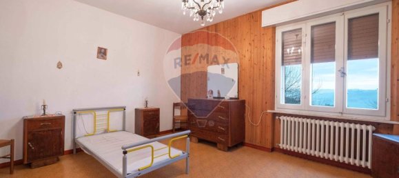 5 rooms House in Ostra Vetere, Italy No. 2498 7