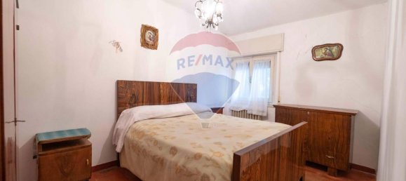 5 rooms House in Ostra Vetere, Italy No. 2498 9
