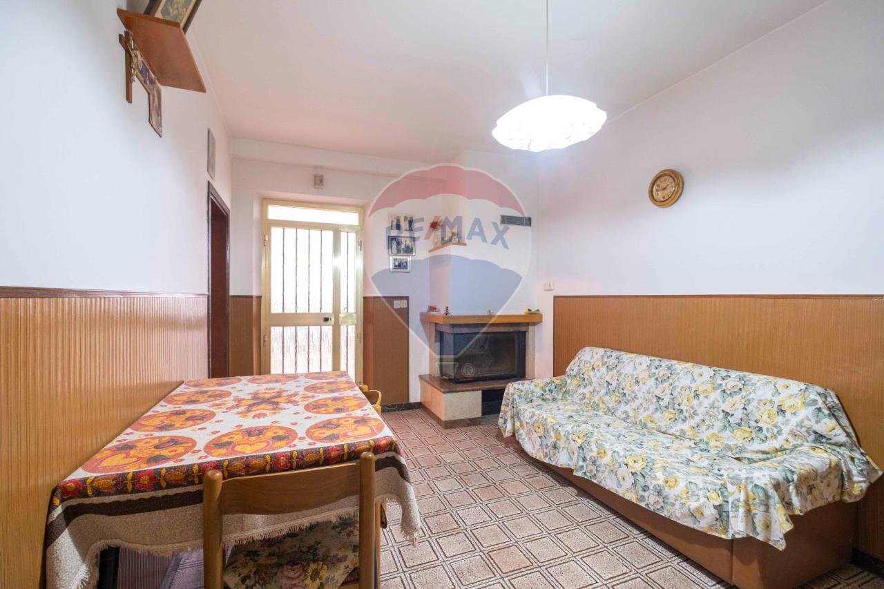 5 rooms House in Ostra Vetere, Italy No. 2498