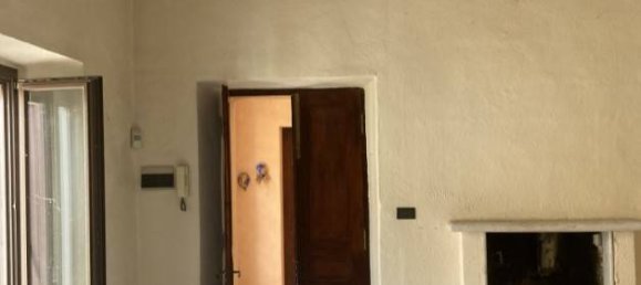 3 Schlafzimmer Wohnung in Colleretto Castelnuovo, Italy, Nr. 48679 7