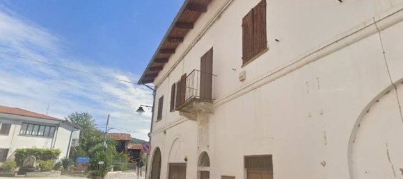 3 Schlafzimmer Wohnung in Colleretto Castelnuovo, Italy, Nr. 48679 2