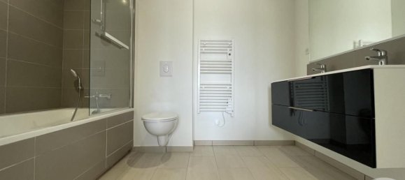 3 chambres Appartement à Châteauroux, France No. 87345 19