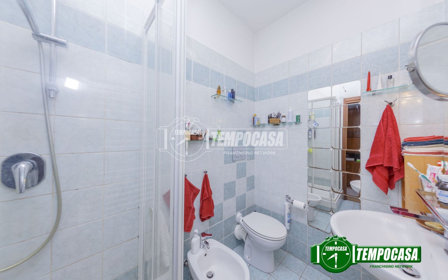 3 rooms Apartment in Milan, Italy No. 274426