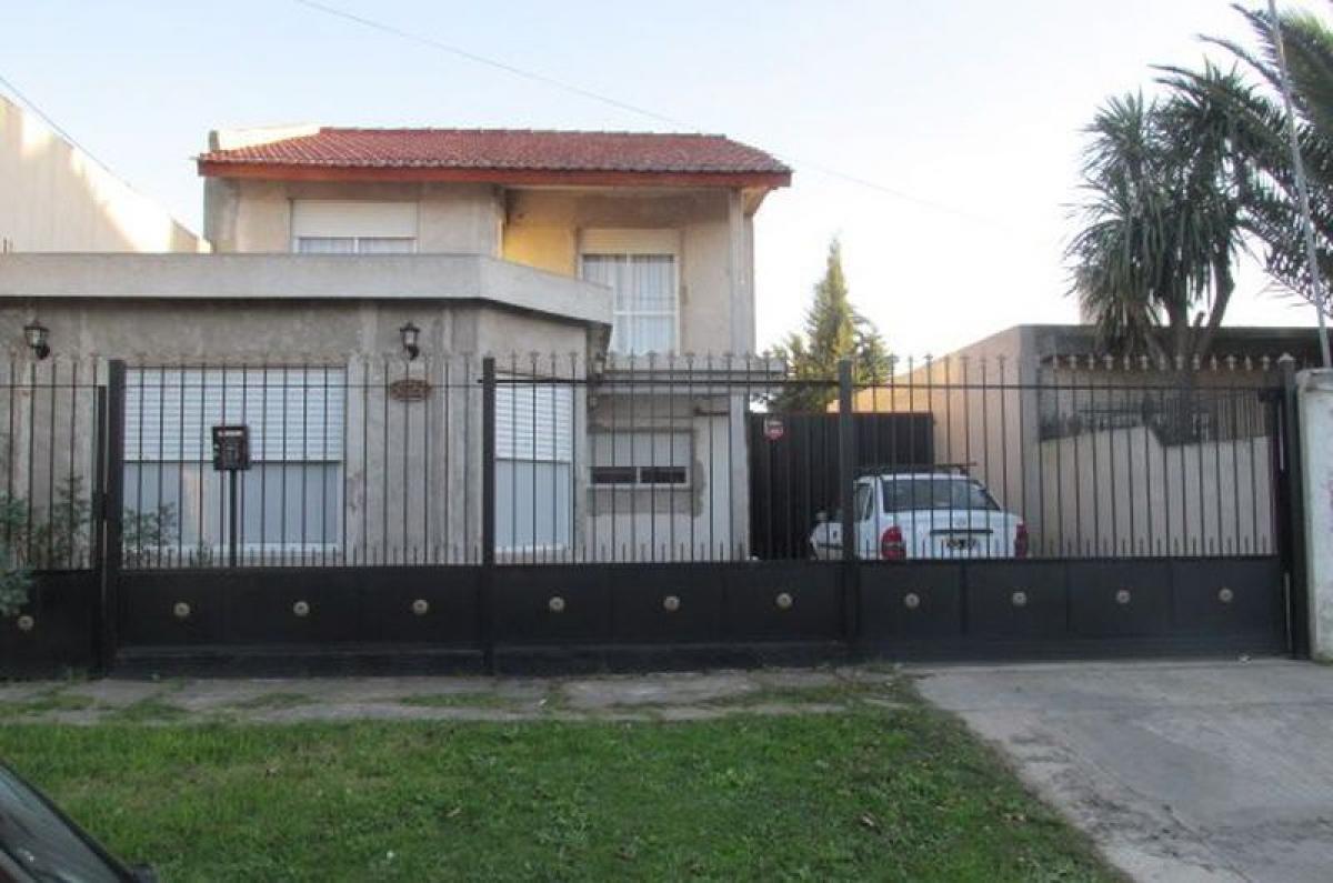 Дом с 3 спальнями в Мар-дель-Плата, Аргентина № 79475