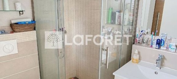 2 bedrooms House in Villejuif, France No. 185628 14