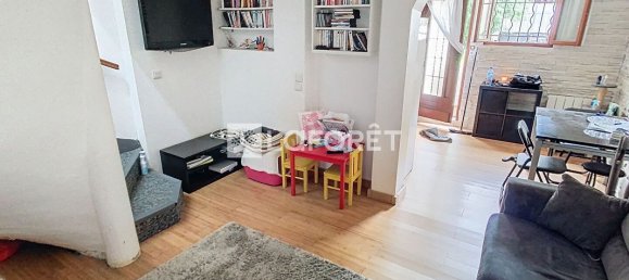 2 bedrooms House in Villejuif, France No. 185628 3