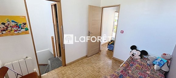 2 bedrooms House in Villejuif, France No. 185628 11