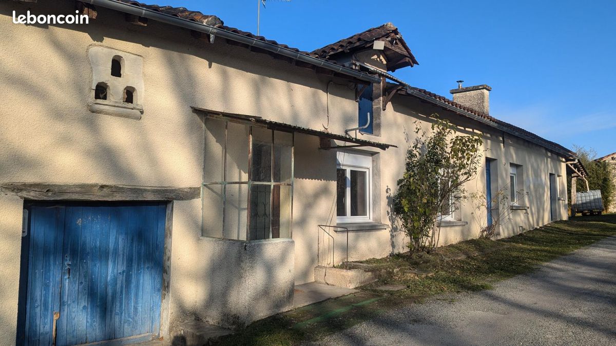 2 bedrooms House in Leguillac-de-l'Auche, France No. 108921