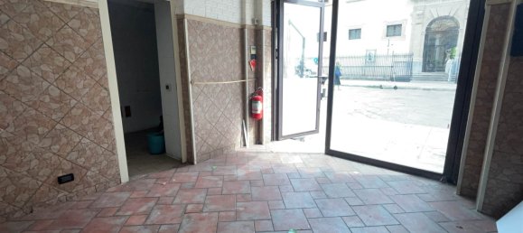 Коммерческая недвижимость с 2 комнатами в Палермо, Италия № 324923 8