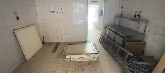 Коммерческая недвижимость с 2 комнатами в Палермо, Италия № 324923 30