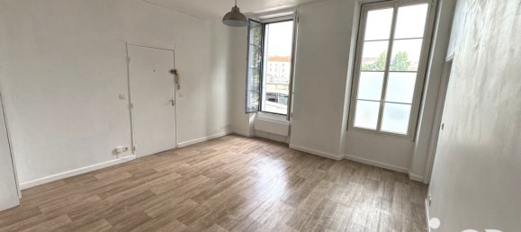 2 rooms Apartment in Paris, France No. 329125 3