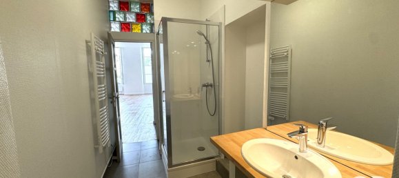 2 rooms Apartment in Paris, France No. 329125 10