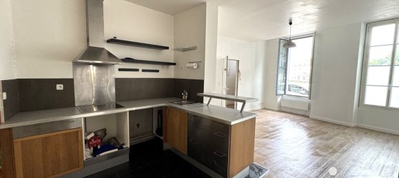 2 rooms Apartment in Paris, France No. 329125 2