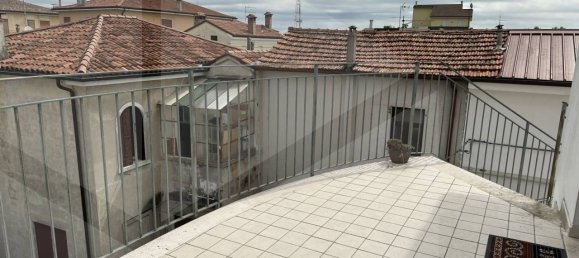 4 rooms Duplex in Vicenza, Italy No. 18581 3