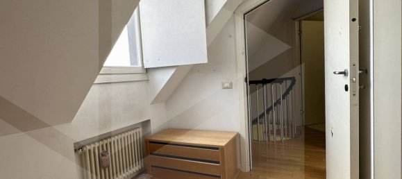 4 rooms Duplex in Vicenza, Italy No. 18581 10