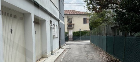 4 rooms Duplex in Vicenza, Italy No. 18581 16