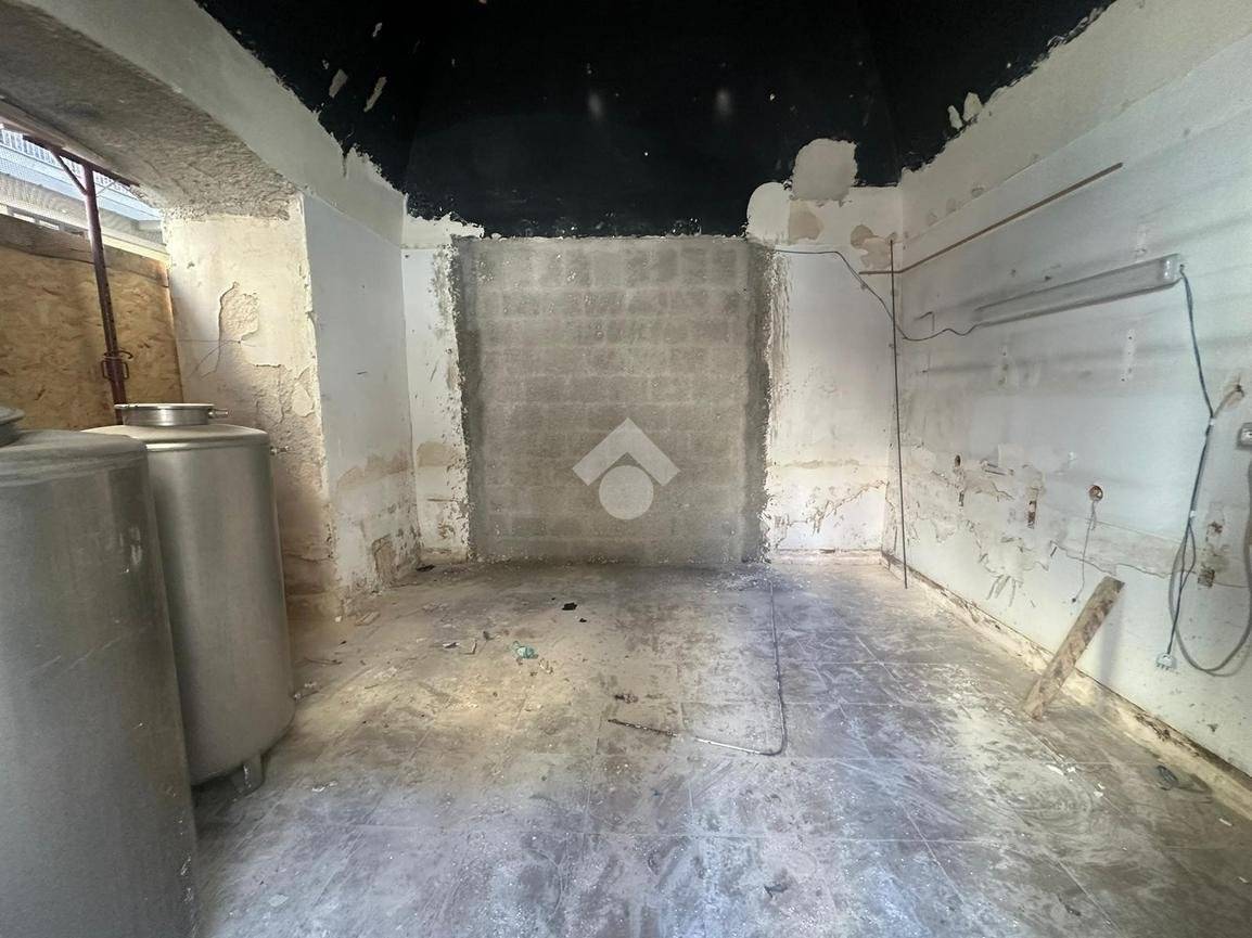 Gewerbliche Immobilie in Bari, Italy 54m², Nr. 311410