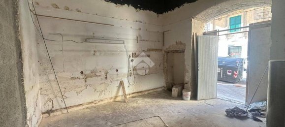 Gewerbliche Immobilie in Bari, Italy 54m², Nr. 311410 2