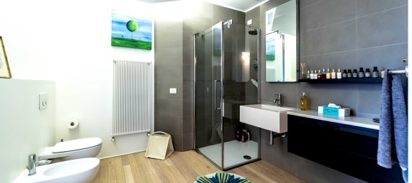 5 bedrooms House in Legnano, Italy No. 110340 45