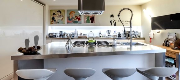 5 bedrooms House in Legnano, Italy No. 110340 18