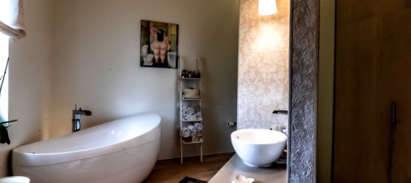 5 bedrooms House in Legnano, Italy No. 110340 40