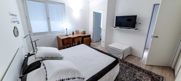 5 bedrooms House in Legnano, Italy No. 110340 47